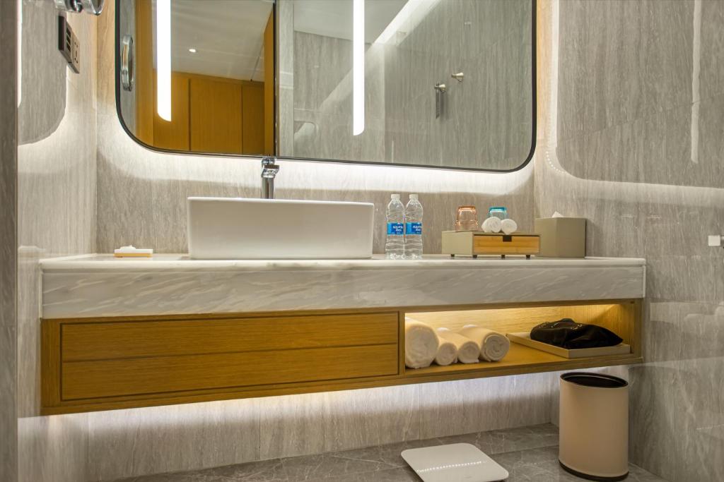 Koupelna v ubytování Courtyard by Marriott Foshan Gaoming