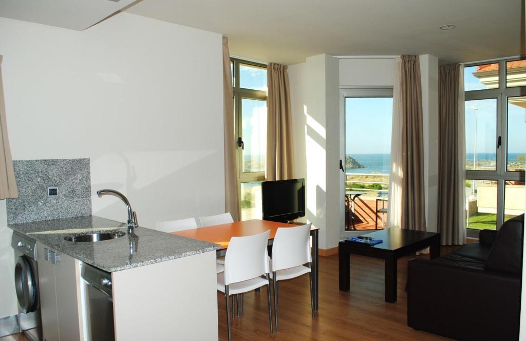 Apartamentos Maritimo Ris con garaje - 海景一卧室公寓 - 带露台（4位成人）