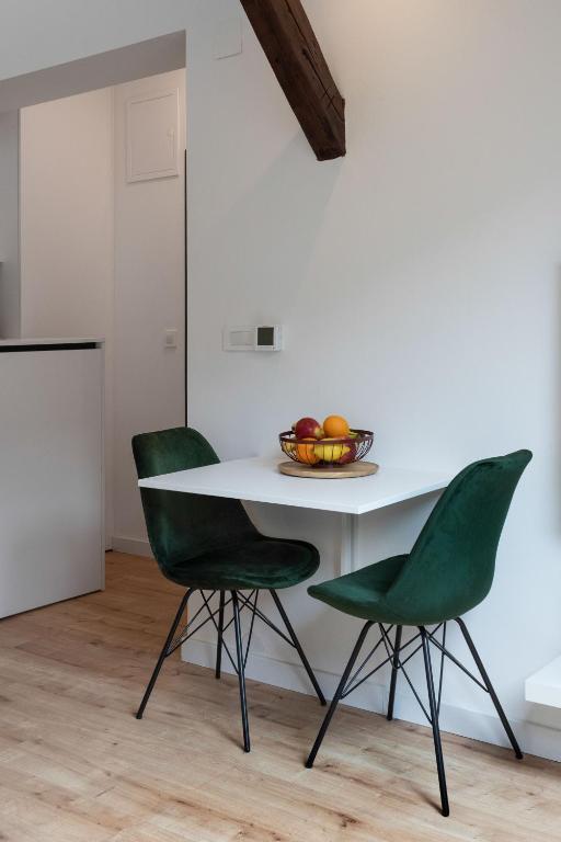 Modern Loft with Gallery in City Center