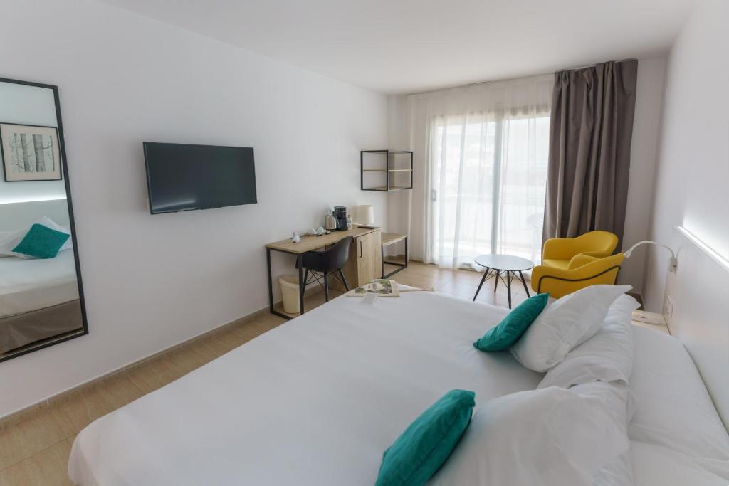 DWO Sirius - Adults Only, Santa Susanna – Bijgewerkte prijzen ...