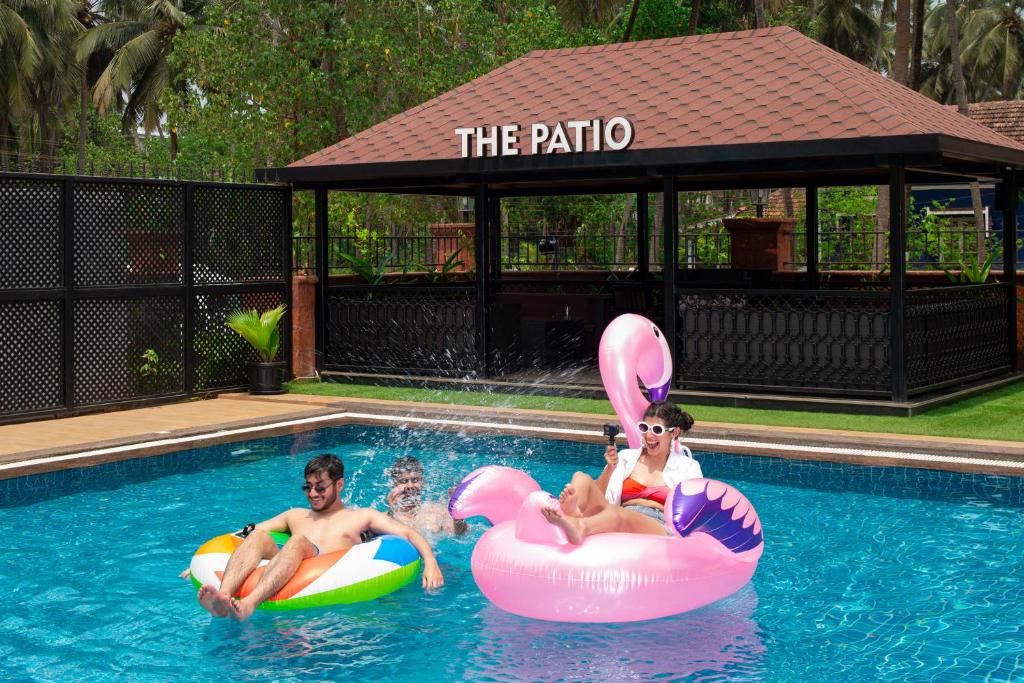 La alberca dentro o cerca de Fairfield by Marriott Goa Calangute