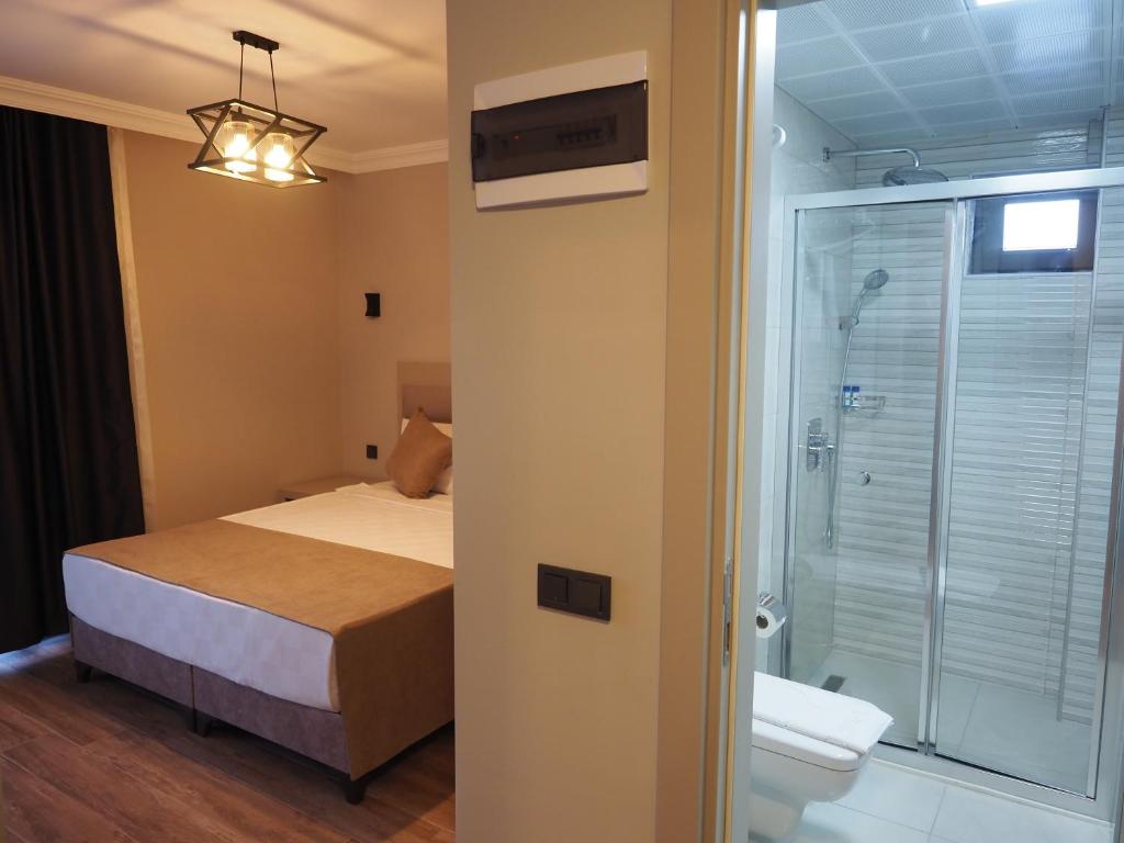 Zenia Hotel - Luxe Tweepersoonskamer Met Balkon