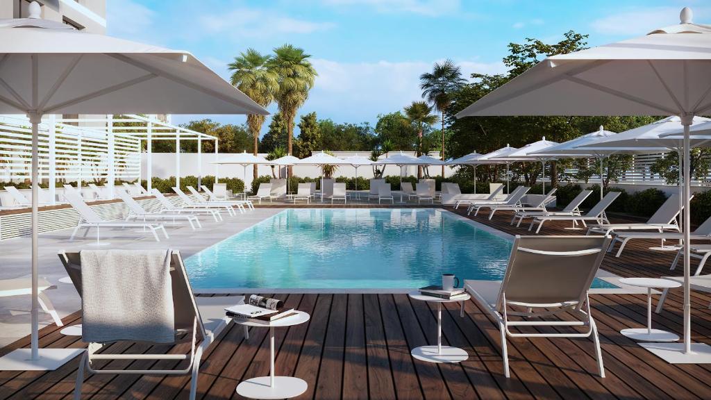 Bazén v ubytování B21 Lifestyle Hotel nebo v jeho okolí