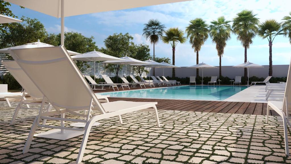 Bazén v ubytování B21 Lifestyle Hotel nebo v jeho okolí
