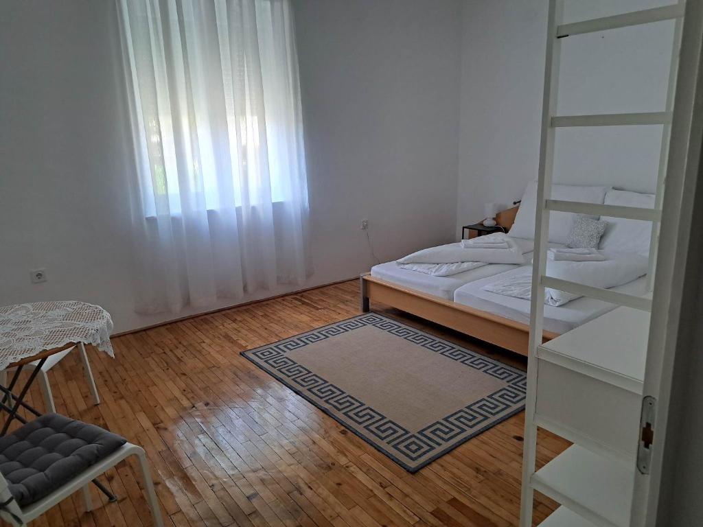 Tarcal Apartman - One-Bedroom Apartment