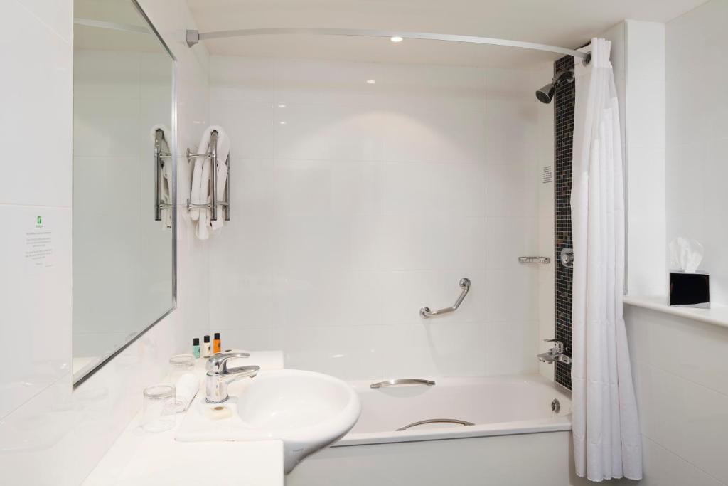 Clayton Hotel Belfast City - Resim 7