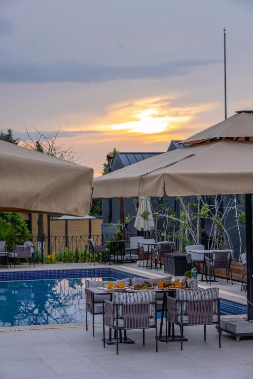 Бассейн в Alya Kartepe Villa Hotel или поблизости