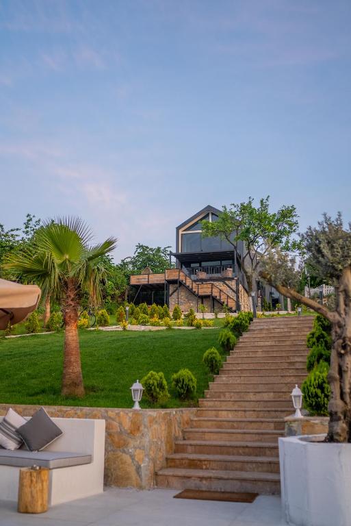 Сад в Alya Kartepe Villa Hotel