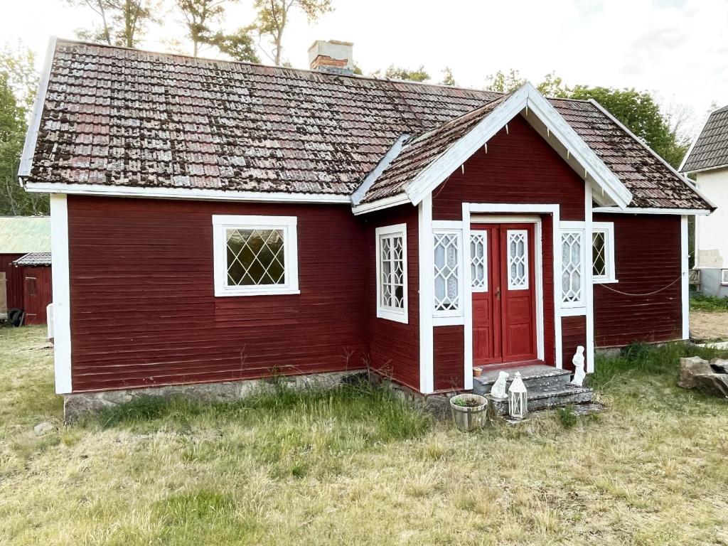 Cozy cottage close to nature in Alsterbo
