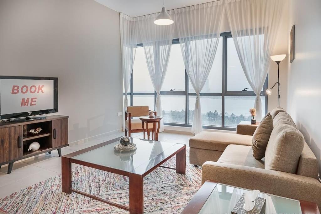 امکانات LOVELY 2 Bedroom Apartment (Sea View) - تصویر ۴