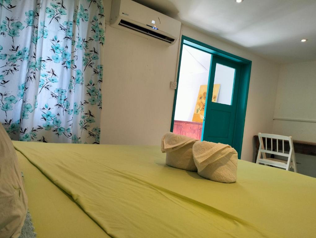 Chambre comte de Saint-Exupéry - Studio Met Uitzicht Op Het Zwembad