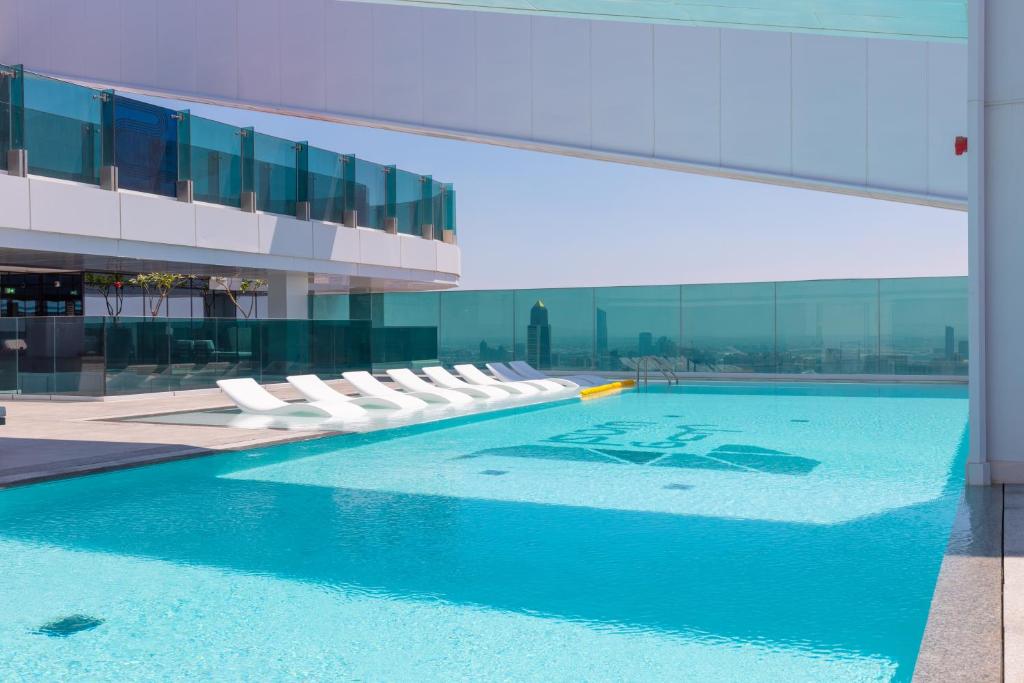 Fotografie z fotogalerie ubytování Lush 1BR in 1 Residences Dubai by GP Holiday Homes v Dubaji