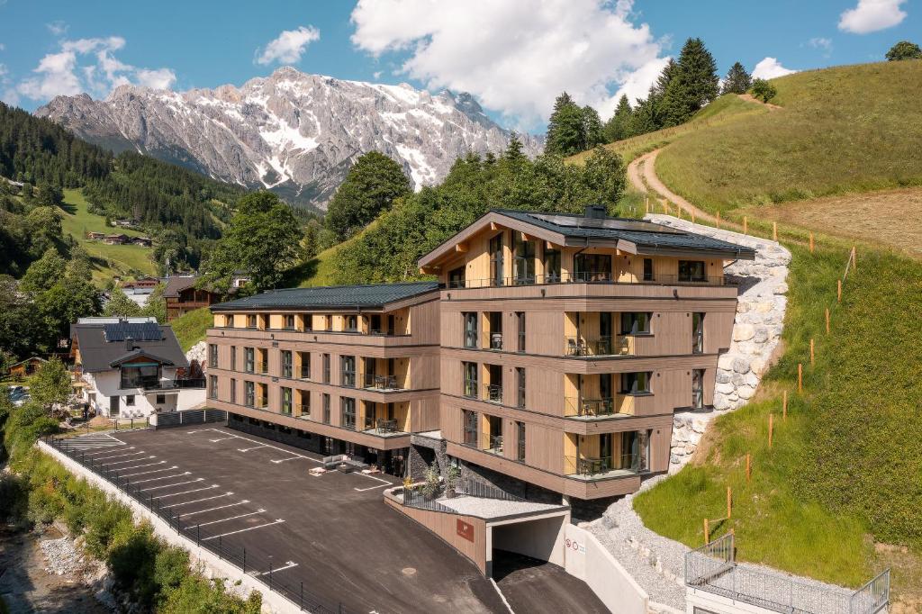Nespecifikovaný výhled na hory nebo výhled na hory při pohledu z aparthotelu