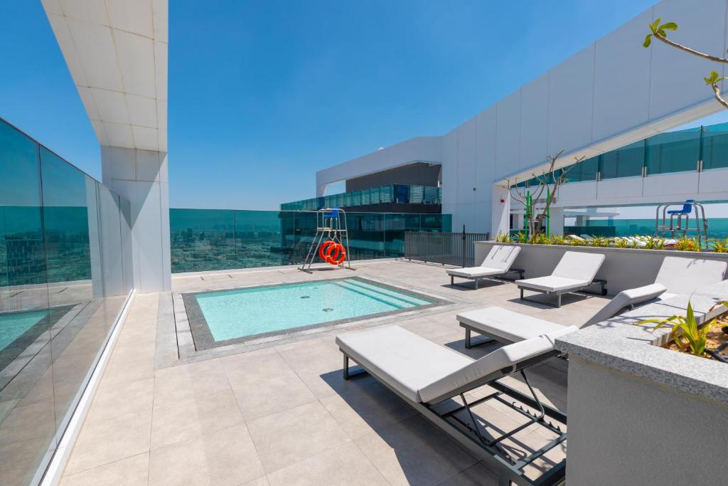 Fotografie z fotogalerie ubytování Lush 1BR in 1 Residences Dubai by GP Holiday Homes v Dubaji