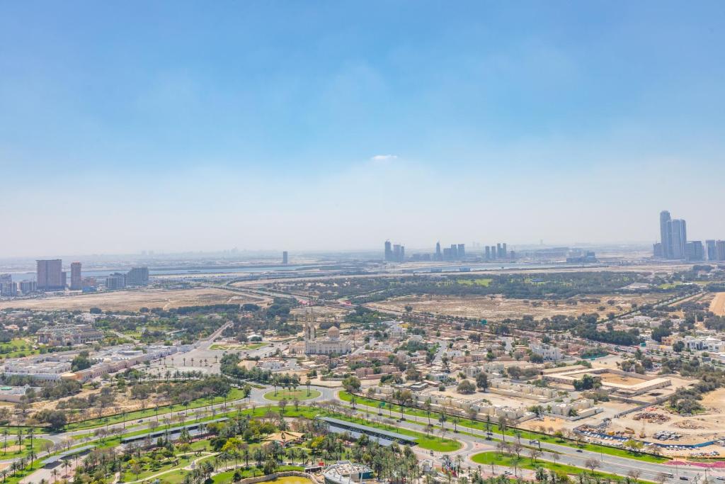 Fotografie z fotogalerie ubytování Lush 1BR in 1 Residences Dubai by GP Holiday Homes v Dubaji