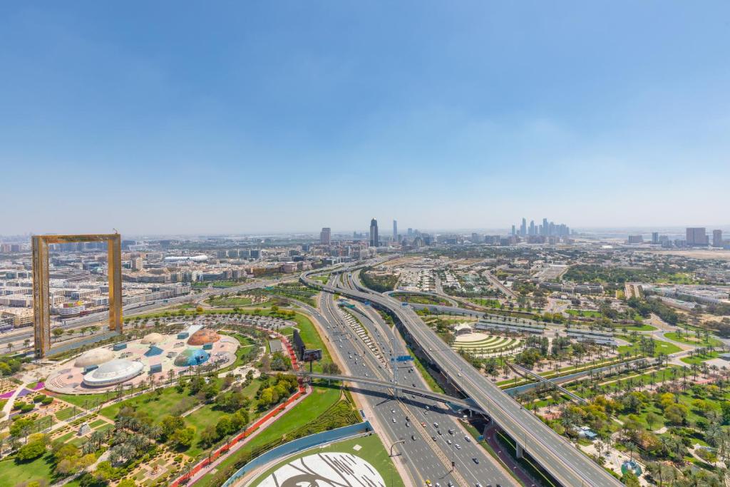 Fotografie z fotogalerie ubytování Lush 1BR in 1 Residences Dubai by GP Holiday Homes v Dubaji