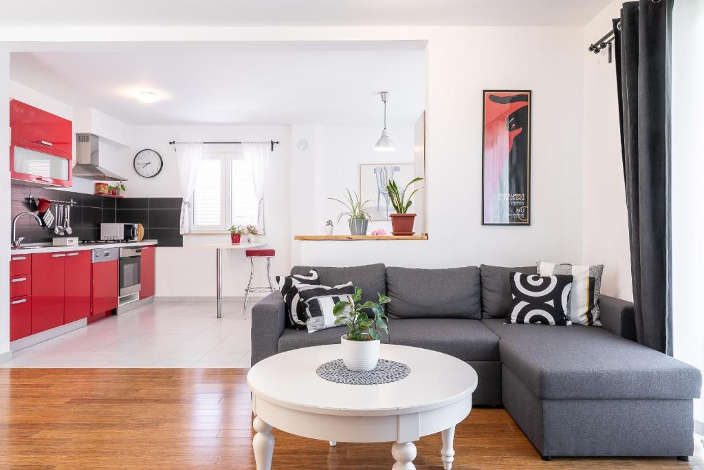 Kuchyň nebo kuchyňský kout v ubytování Apartments Karisima