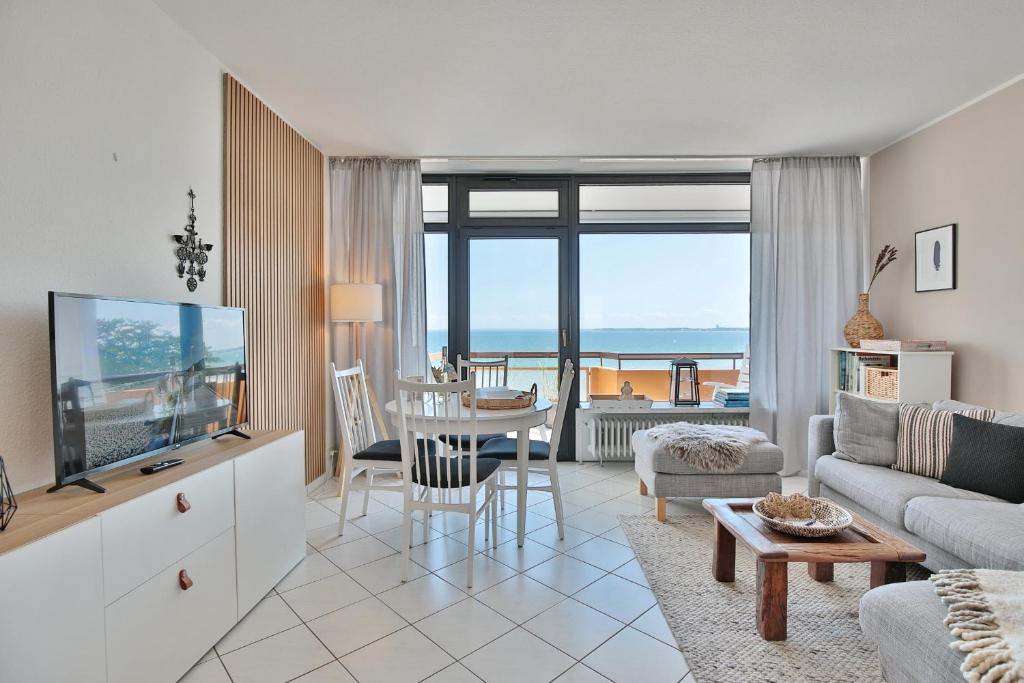 TV a/nebo společenská místnost v ubytování Berliner Hof Berliner Hof Appartement 510