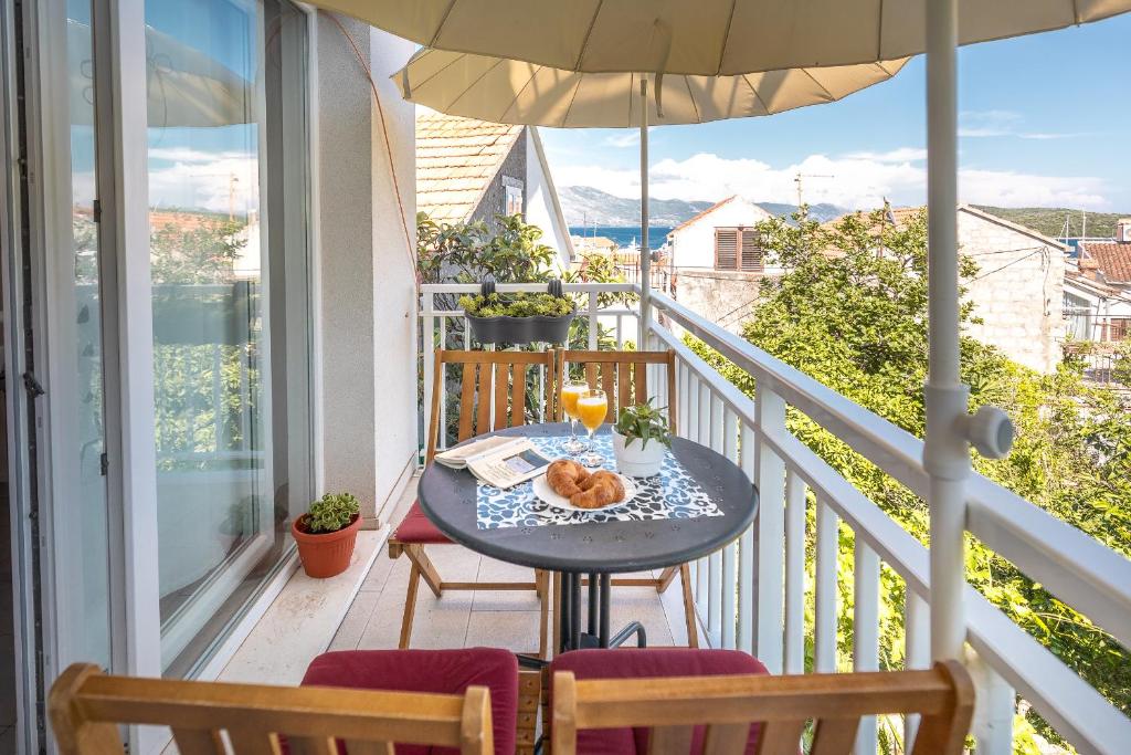 Balkón nebo terasa v ubytování Apartments Karisima