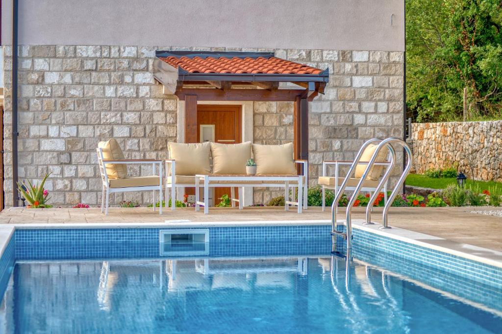 Bazén v ubytování Seaview Villa Lavanda with pool nebo v jeho okolí