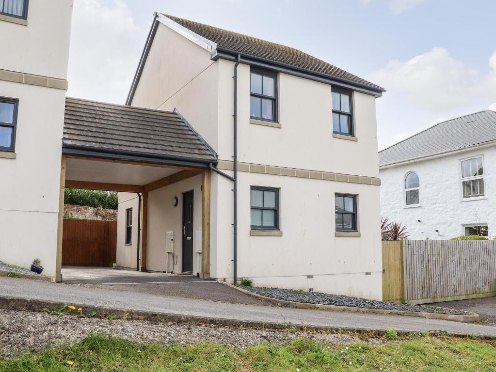 1 Queensway Gardens, Hayle Updated 2023 Prices