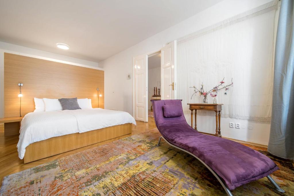 At the Three Princes - 18