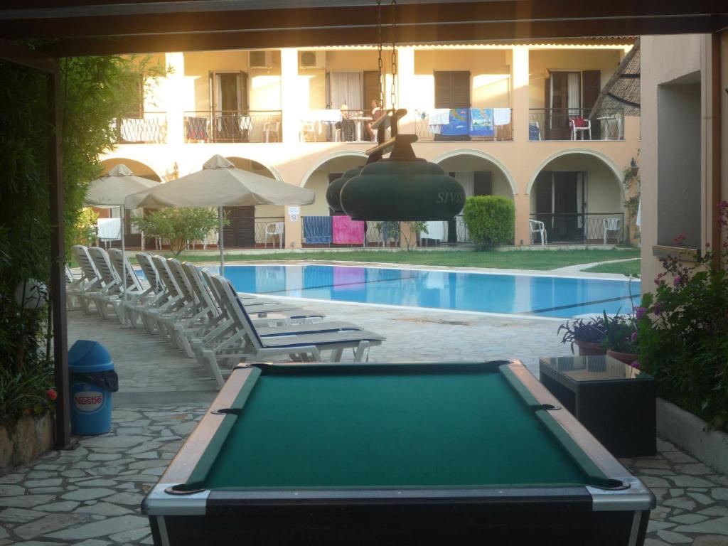 Bazén v ubytování Annaliza Apartments nebo v jeho okolí