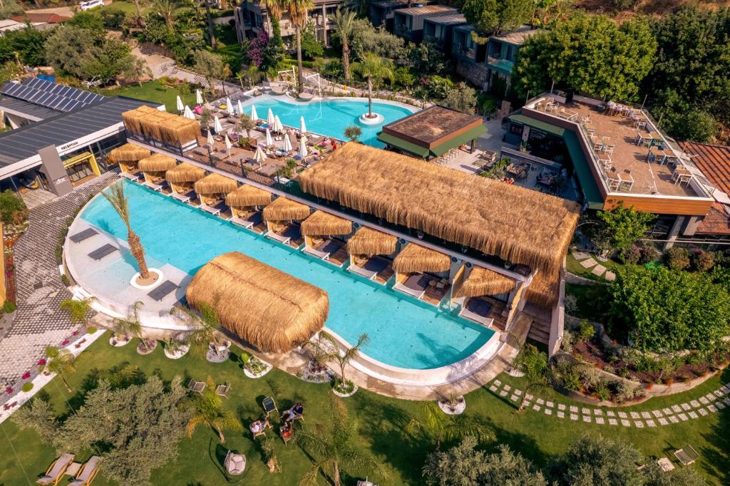 Bazén v ubytování Morina Deluxe Hotel nebo v jeho okolí