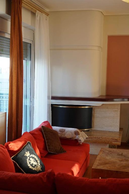 TV a/nebo společenská místnost v ubytování VOLOS CENTRAL SPACIOUS 120sq FLAT