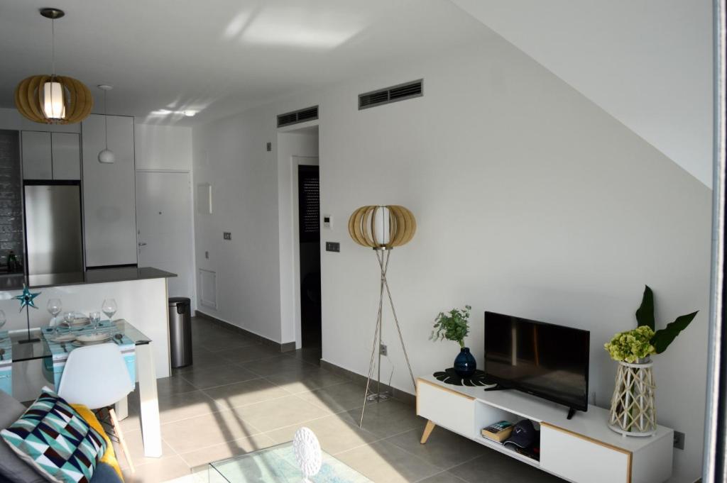 Kuchyň nebo kuchyňský kout v ubytování Apt with Roof Terrace Pilar De La Horadada
