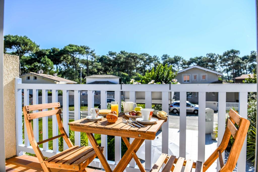 Les Vagues Logis Hôtel - Superior Vierpersoonskamer Met Terras