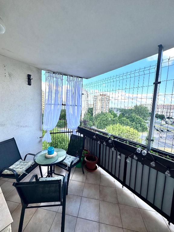 Balkón alebo terasa v ubytovaní Gocław 2 rooms Parking Free