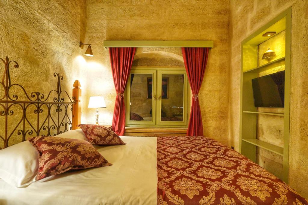 Takaev Cave House - 10