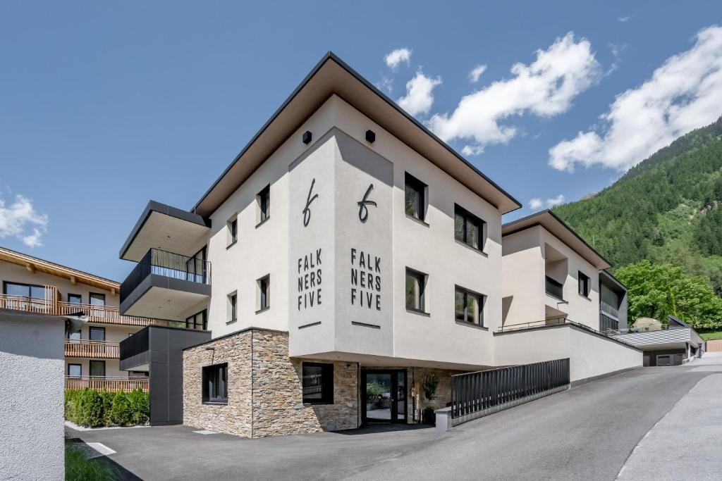 Nespecifikovaný výhled na hory nebo výhled na hory při pohledu z apartmánu