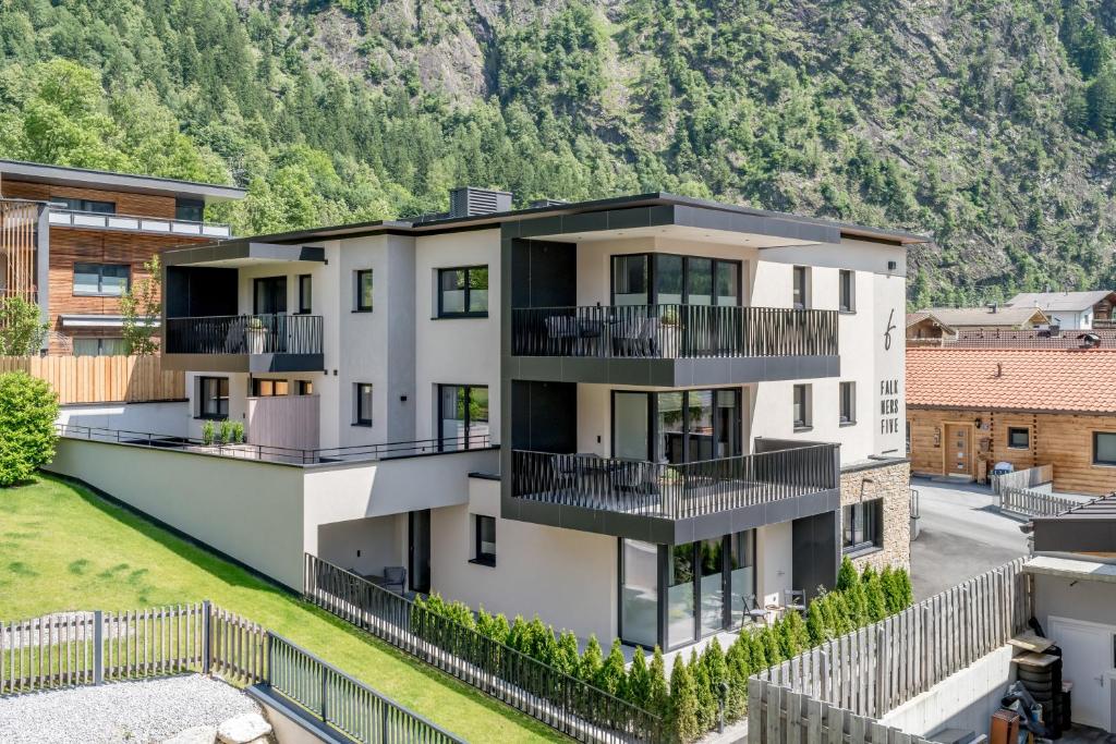 Nespecifikovaný výhled na hory nebo výhled na hory při pohledu z apartmánu