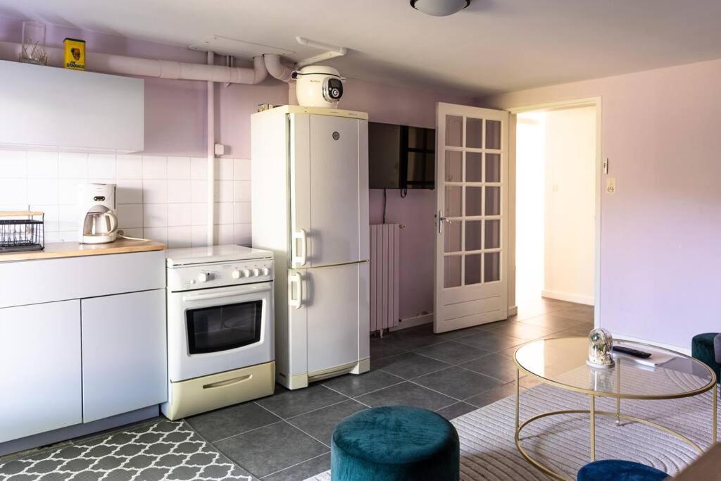 A cozinha ou cozinha compacta de Ostal p&eacute;rigourdine - Comme &agrave; la maison