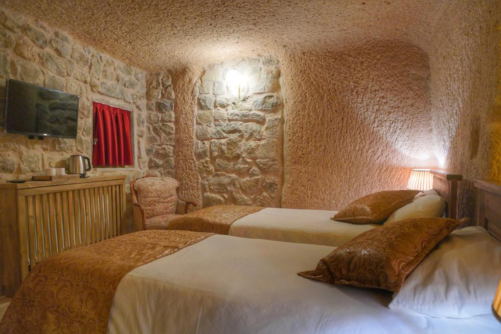 Takaev Cave House - Sala De Cuevas Gemelas