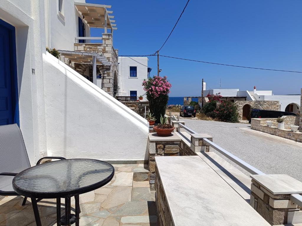 Vanna's Studios - 12