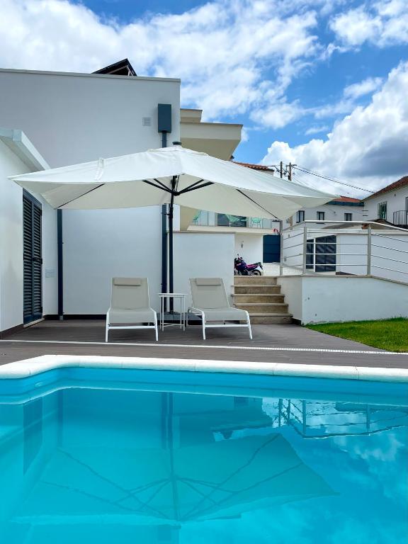 Bazén v ubytování Jasmine Hotel nebo v jeho okolí