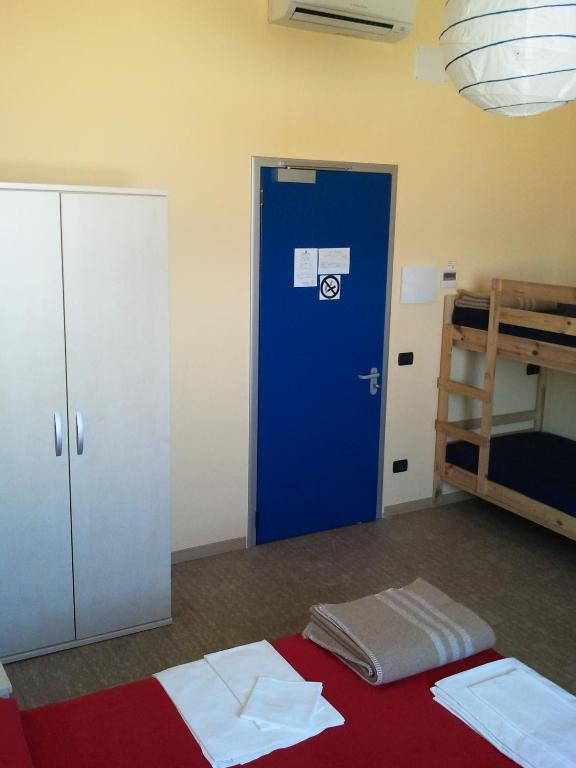 Hostel San Marino - 三人间