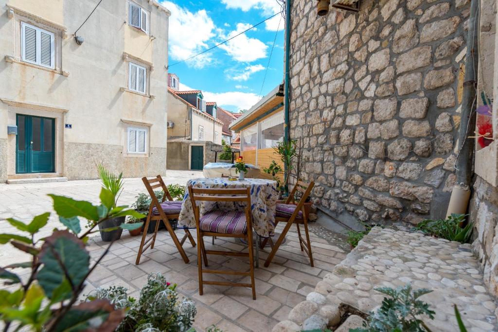 Budova, v ktorej sa apartmán nachádza