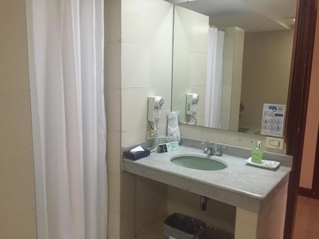 Bany a Torre de Cali Plaza Hotel