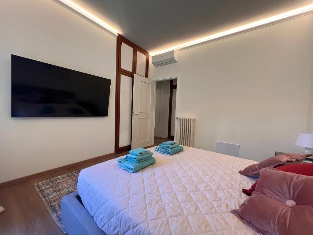 Zdjęcie z galerii obiektu VAL DI SOLE 19-III piano- VISTA MARE- VISTA COLLINA-WIFI 100MG-ARIA CONDIZIONATA IN TUTTE LE STANZE -L'APPARTAMENTO E' STATO COMPLETAMENTE RINNOVATO NEL 2023 w Rapallo