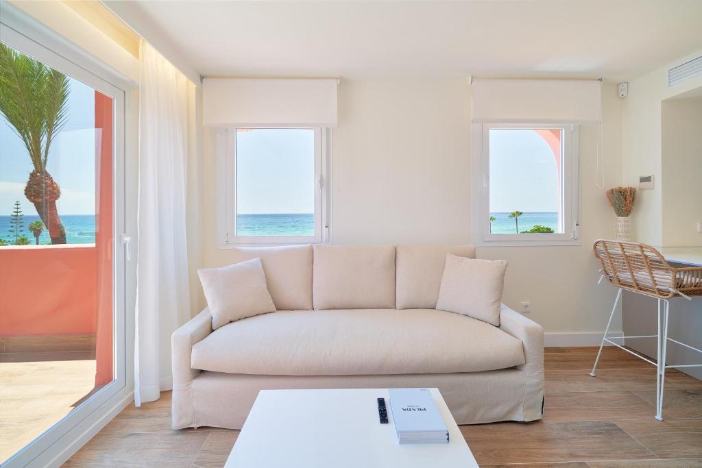 Sea Suite Beachfront
