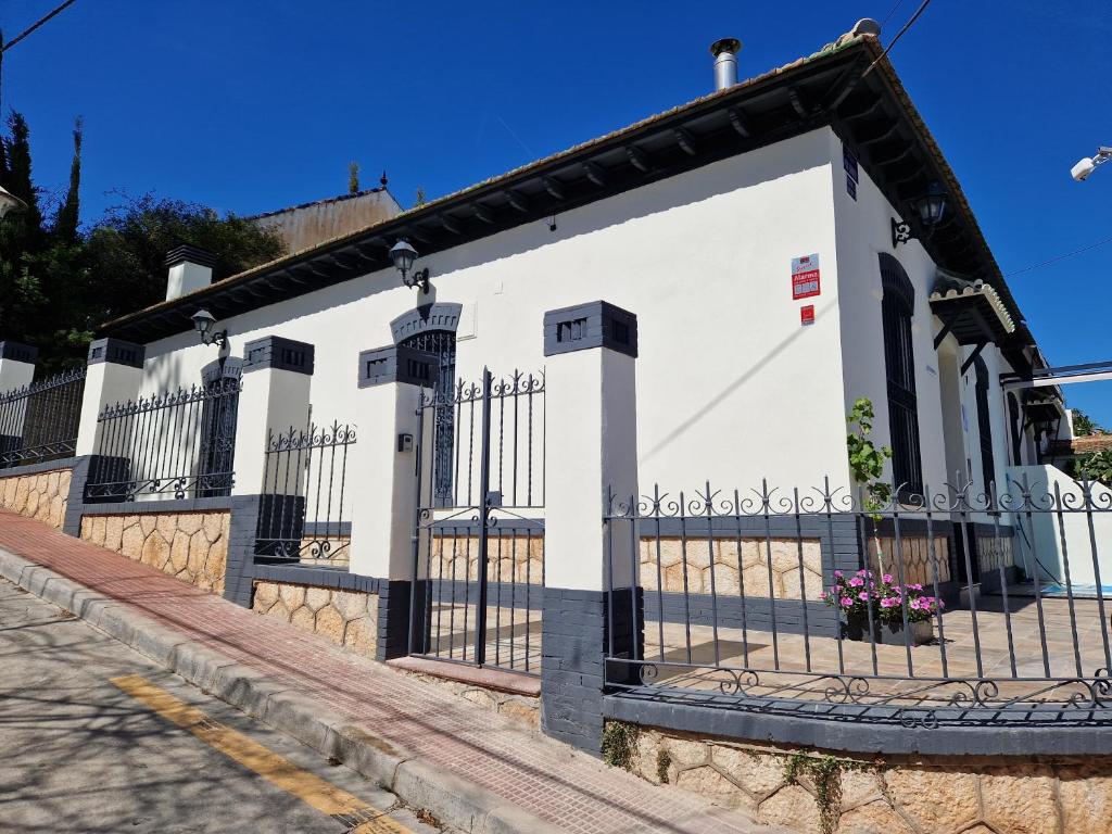 Budova, v ktorej sa vila nachádza