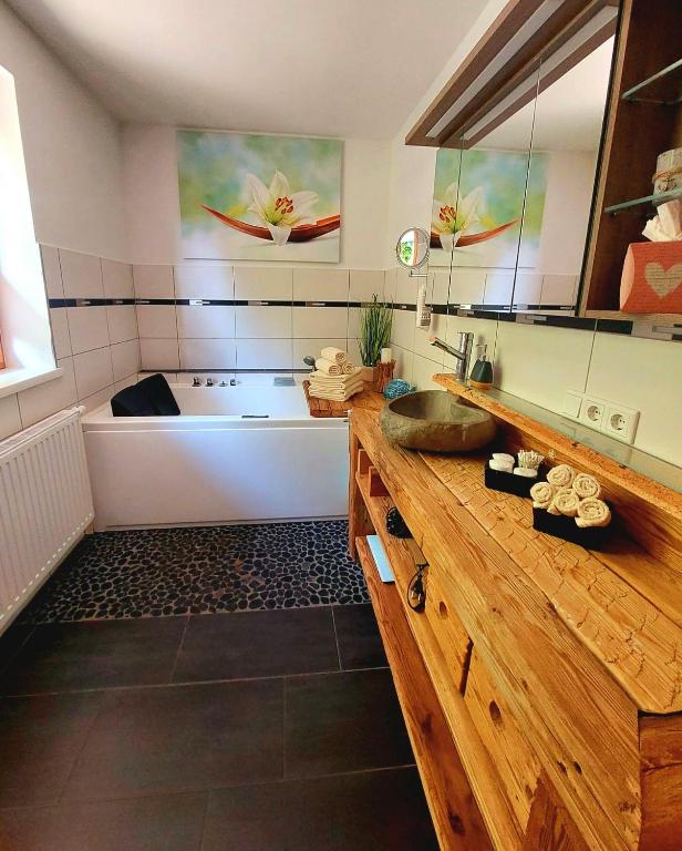 Fotografie z fotogalerie ubytování Ferienhaus Goldener Anker Unterach am Attersee v destinaci Unterach am Attersee
