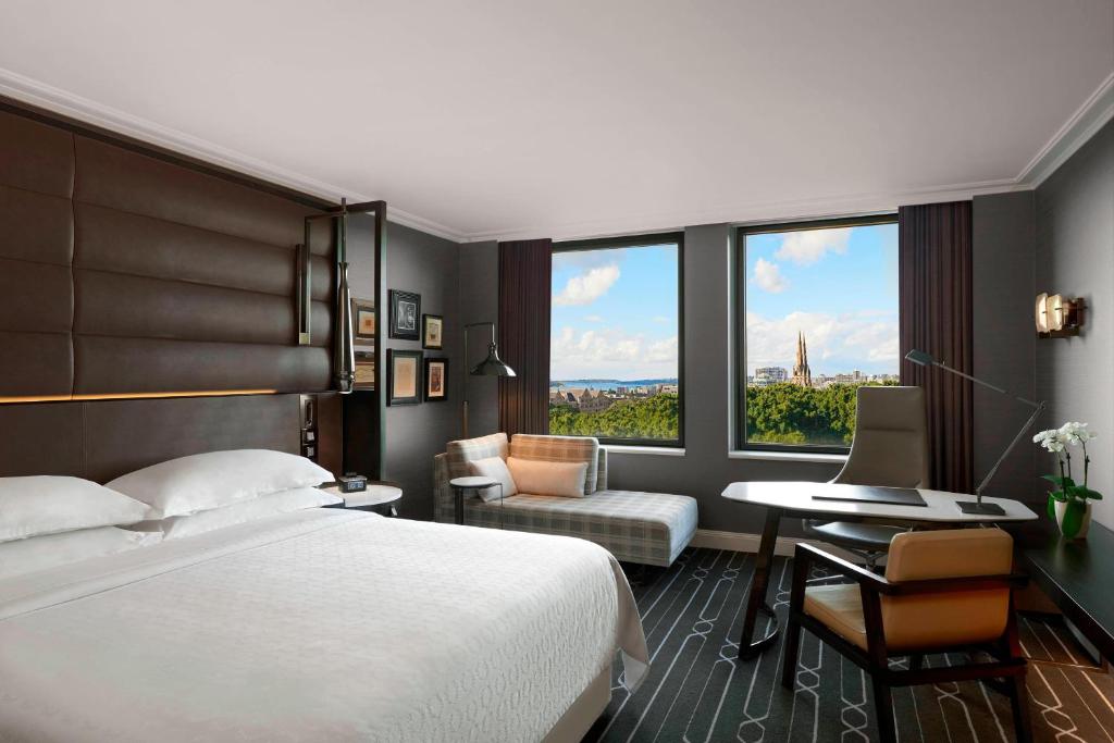 
King Room with Hyde Park View
