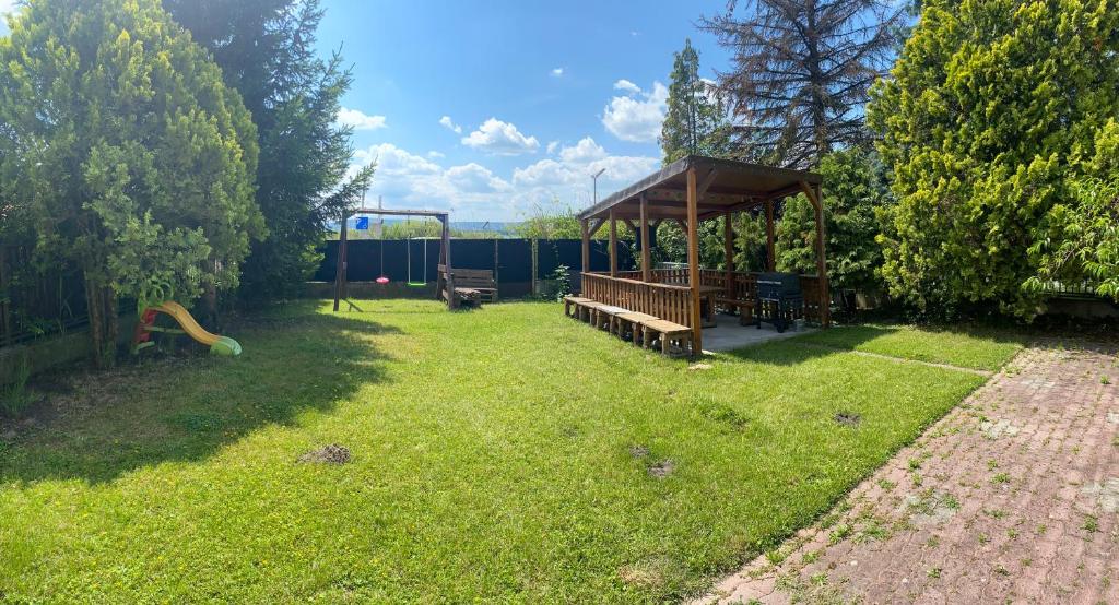 Zahrada ubytování SunSet Beach Apartman