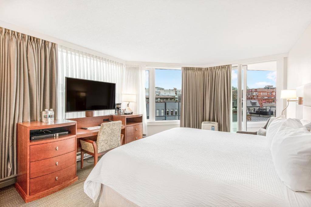 
King Room with City View
