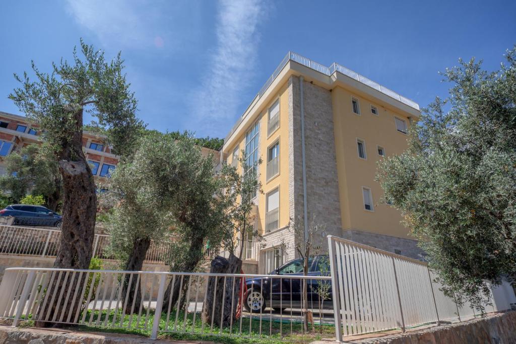 Budova, kde se apartmán nachází